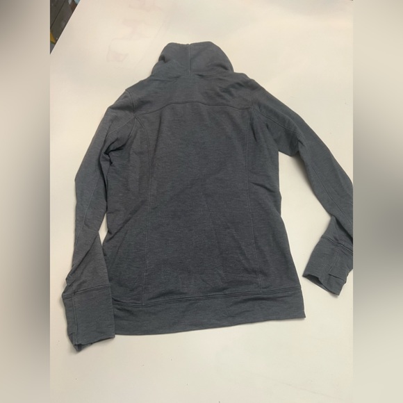 Under Armor pullover small - Picture 3 of 3